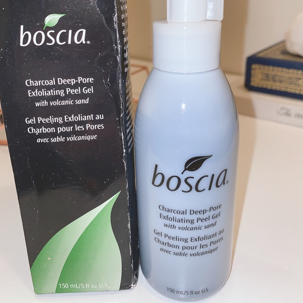 His is charcoal deep pore exfoliating peel gel